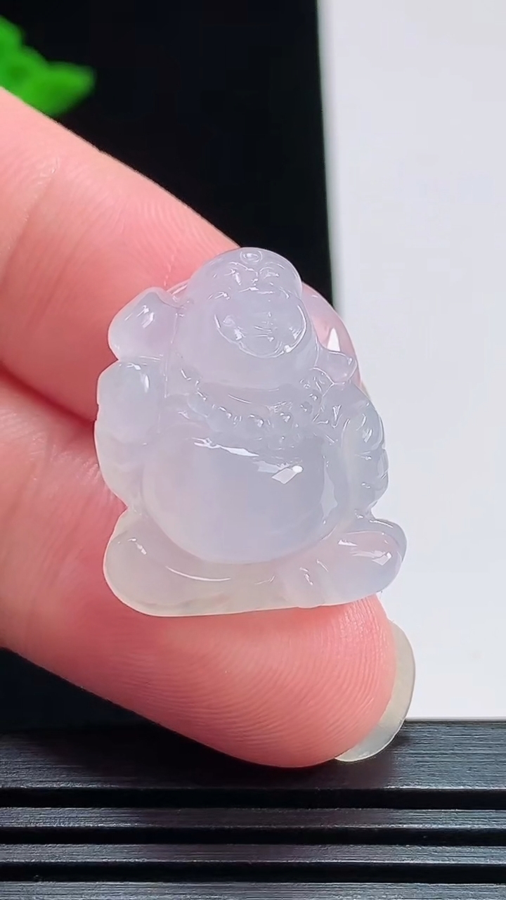 天然A货翡翠逍遥佛吊坠，尺寸24-19-10.5 重量:7.70g
7月25日