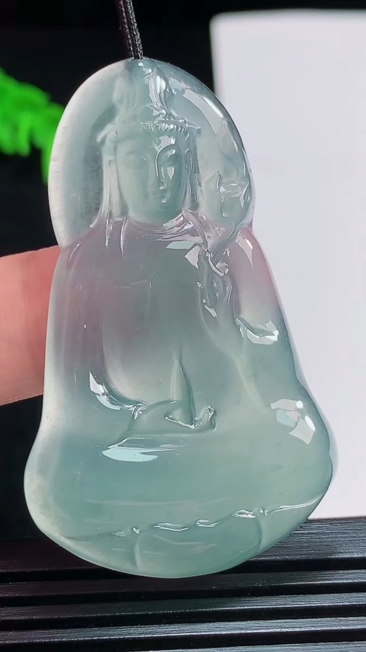 天然A货翡翠蓝水大势至菩萨吊坠，尺寸52-31.6-4.5 重量:13.26g
7月28日