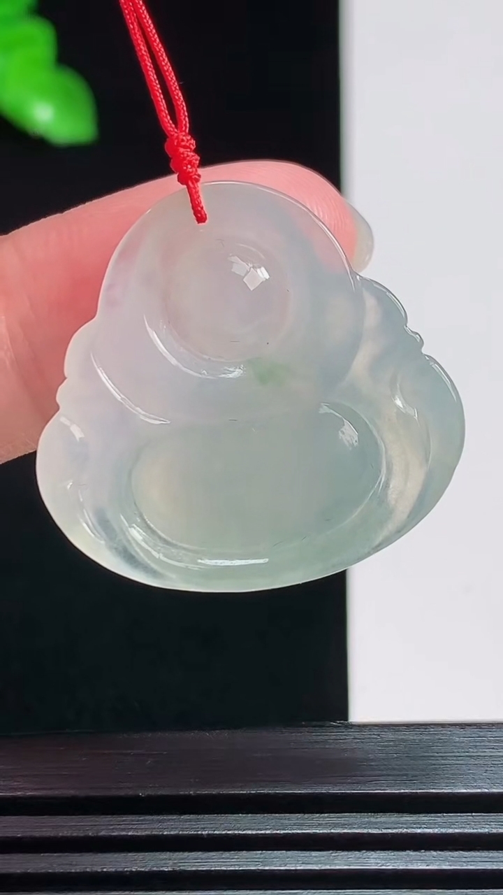 天然A货翡翠飘花佛公吊坠，尺寸25-27-5 重量:5.37g
7月28日