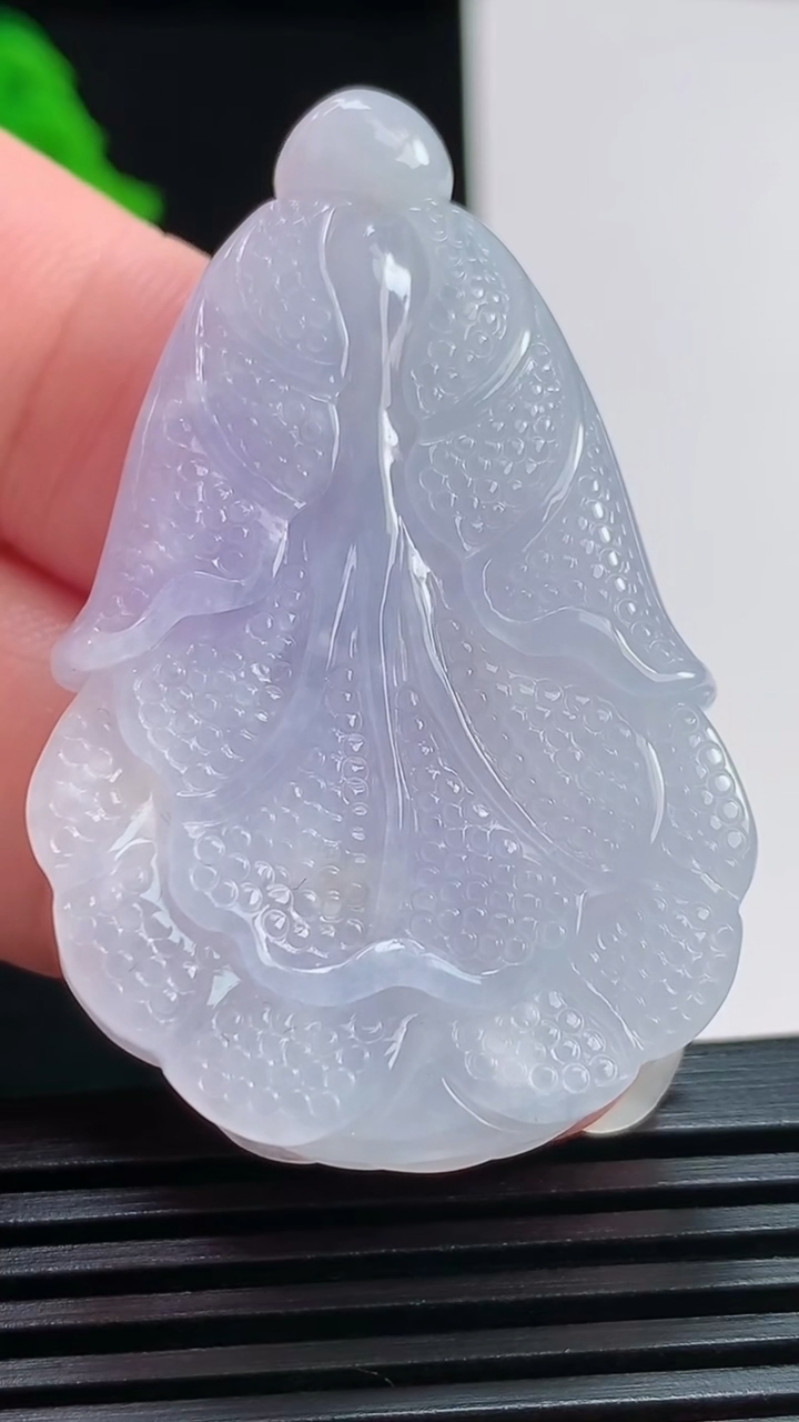 天然A货翡翠紫罗兰白菜吊坠，尺寸47-30.3-8 重:19.23g  h116
7月28日