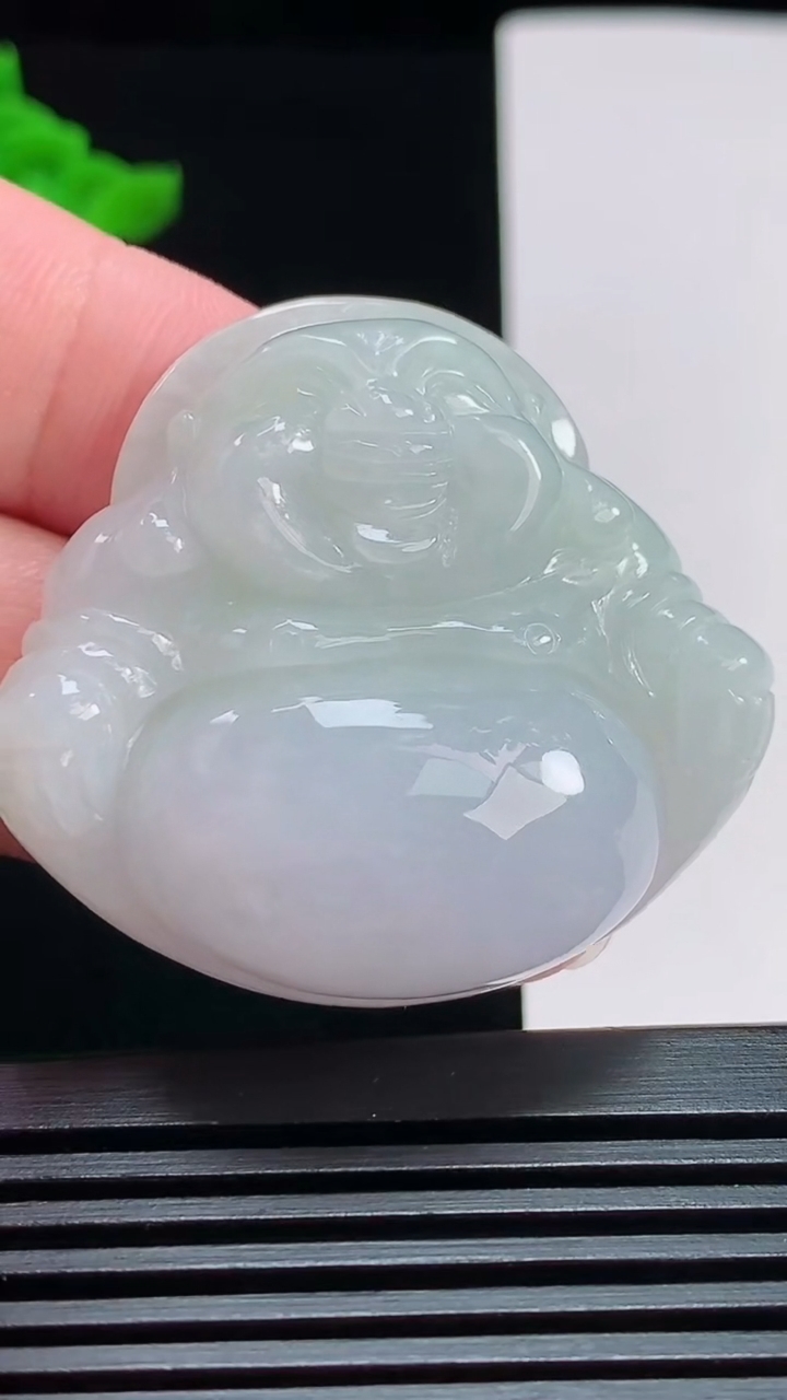 天然A货翡翠紫罗兰佛公吊坠，尺寸39.5-43-13.5 重量:32.19g  h172
7月29日