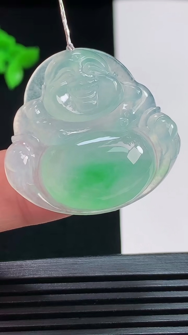 天然A货翡翠佛公吊坠，尺寸30.5-32-5.8 重量:8.86g
7月29日