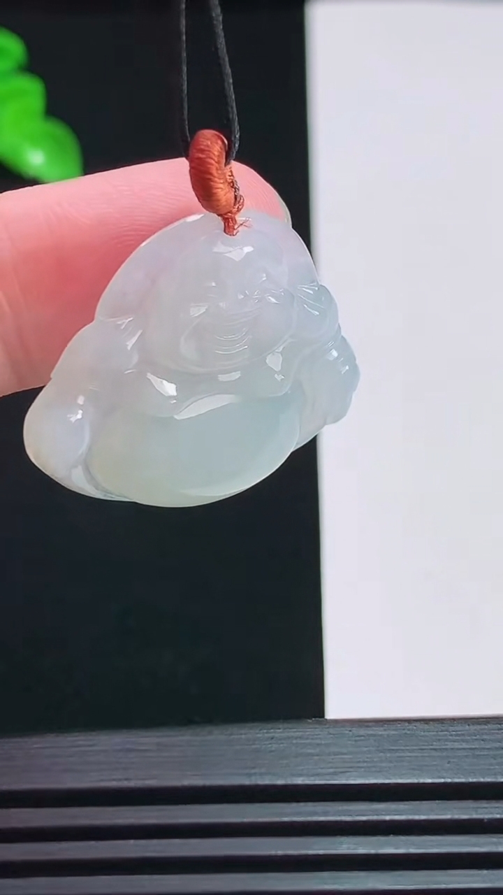 天然A货翡翠佛公吊坠，尺寸26-29.5-5.5 重量:6.37g
7月29日