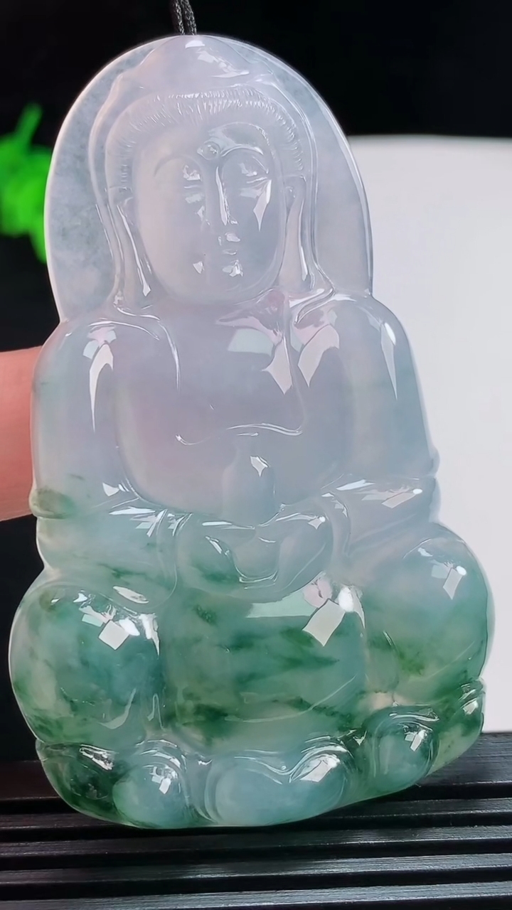 天然A货翡翠种飘花正装观音吊坠，尺寸69.2-43-6 重量:30.11g
7月29日