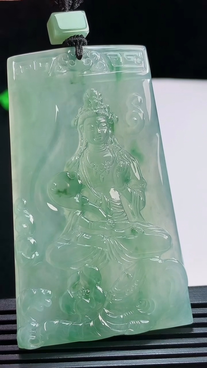 天然A货翡翠种飘花普贤菩萨吊坠，尺寸67.6-41-5.5 重量:38.03g
7月29日