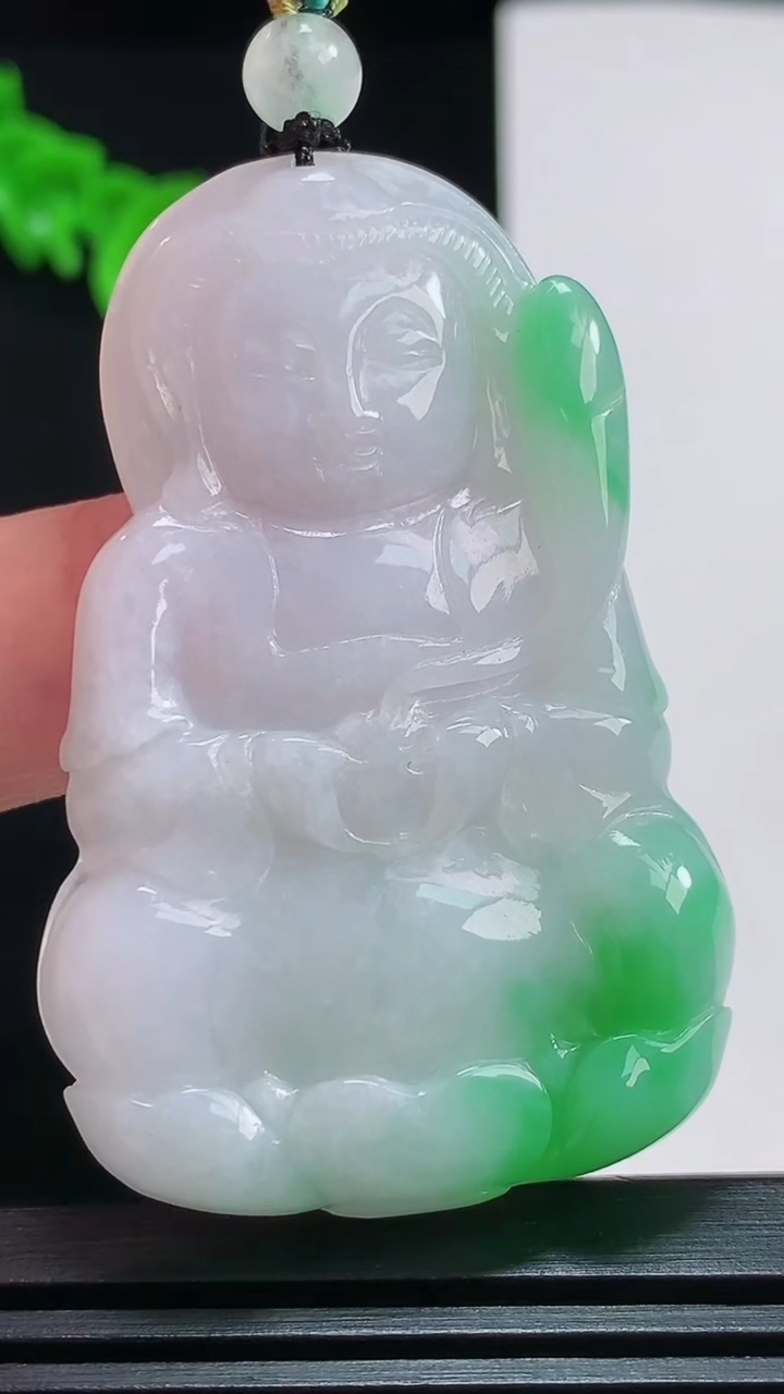 天然A货翡翠正装观音吊坠，尺寸53-35-5.5 重量:20.97g
7月29日