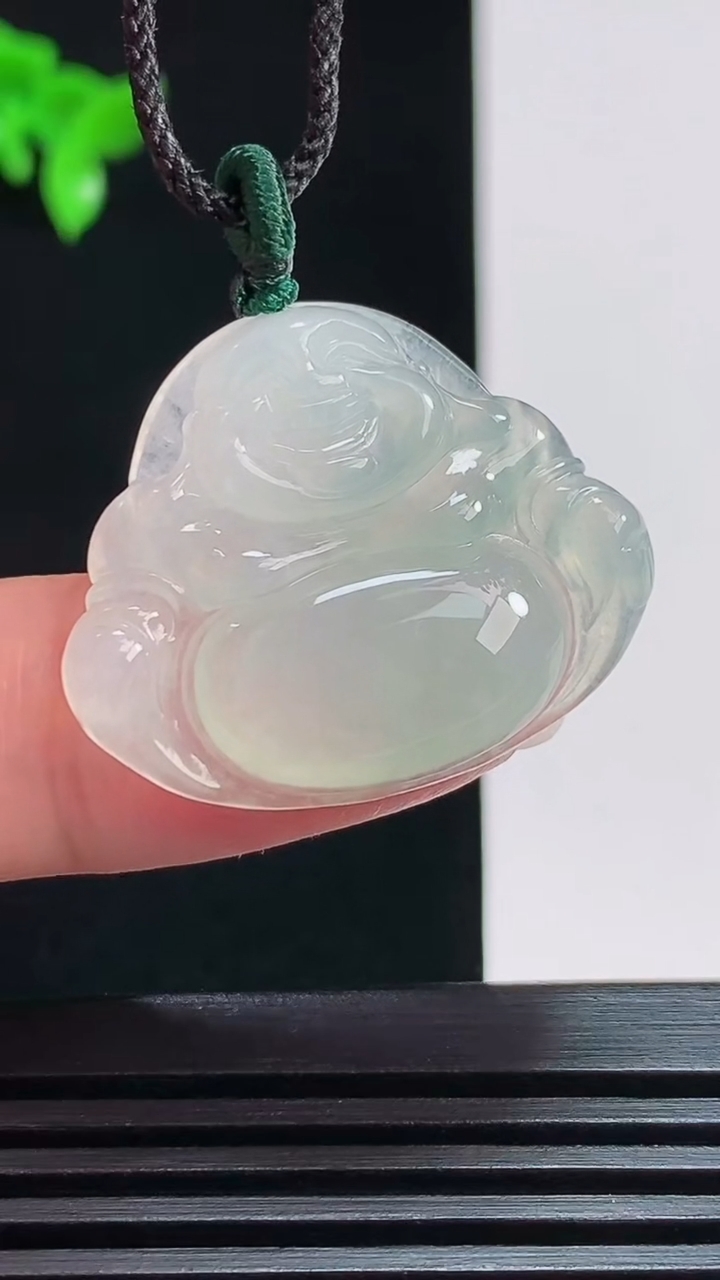 天然A货翡翠佛公吊坠，尺寸23.5-29-5 重量:5.22g
7月29日
