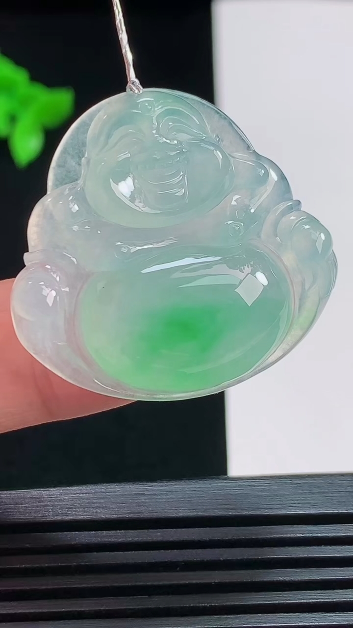 天然A货翡翠佛公吊坠，尺寸30.5-32-5.8 重量:8.86g
7月29日