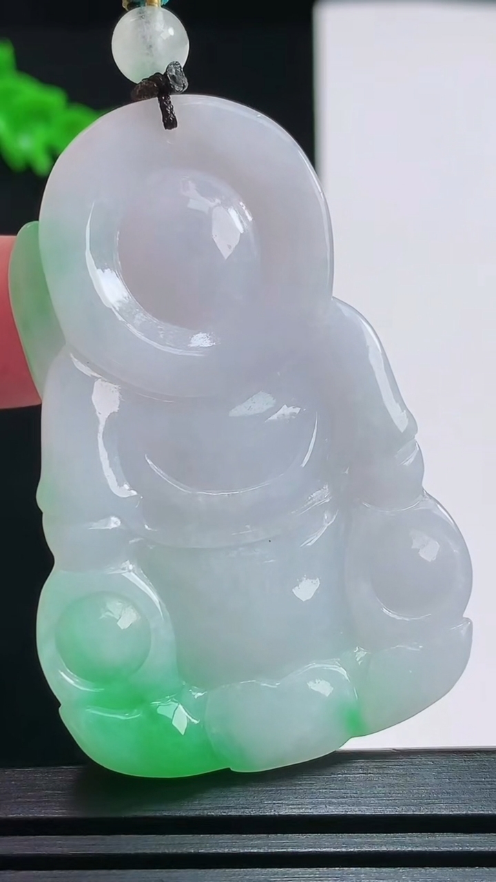 天然A货翡翠正装观音吊坠，尺寸53-35-5.5 重量:20.97g
7月29日