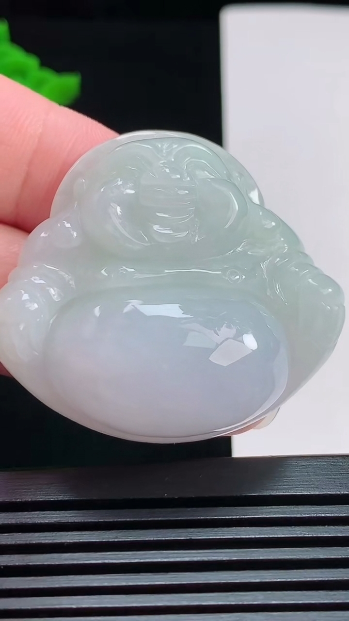 天然A货翡翠紫罗兰佛公吊坠，尺寸39.5-43-13.5 重量:32.19g  h172
7月29日
