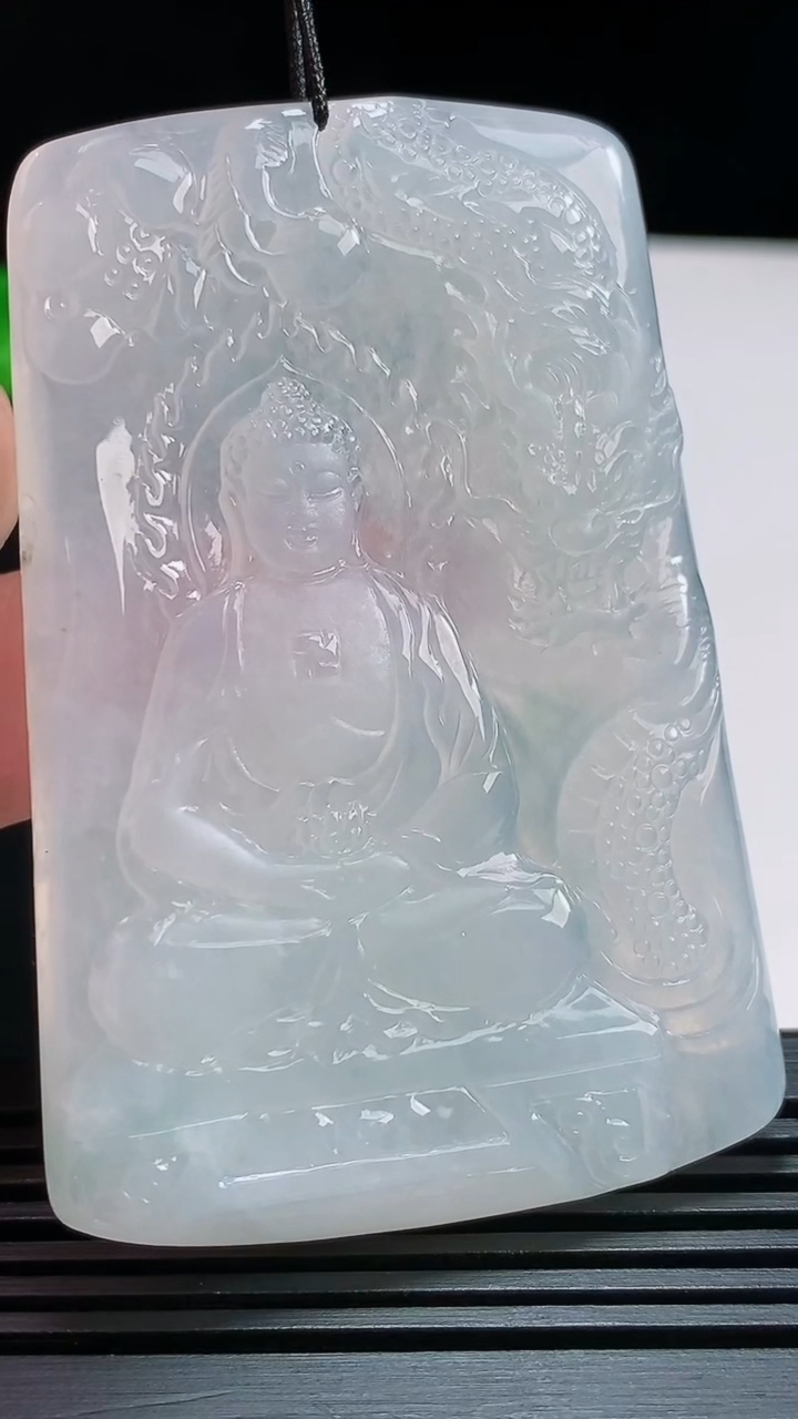 天然A货翡翠祥龙大日如来佛吊坠，尺寸66-44-5 重量:38.64g
7月29日