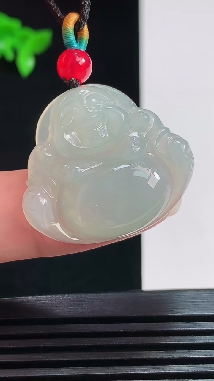 天然A货翡翠佛公吊坠，尺寸25.5-29-5.8 重量:6.88g
7月29日