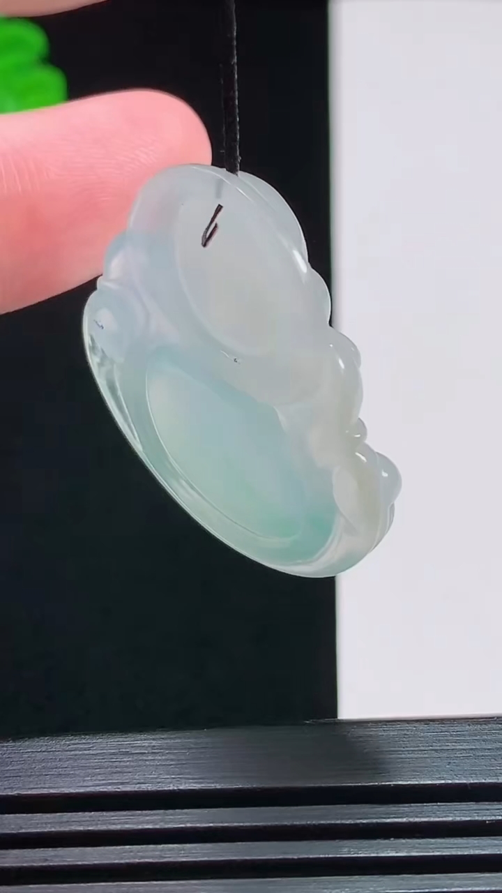 天然A货翡翠佛公吊坠，尺寸31-32.5-5.8 重量:9.00g
7月29日