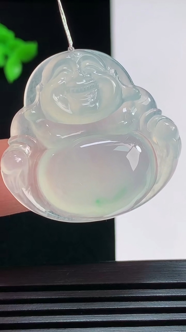 天然A货翡翠佛公吊坠，尺寸34-35.6-6.5 重量:12.30g
7月29日