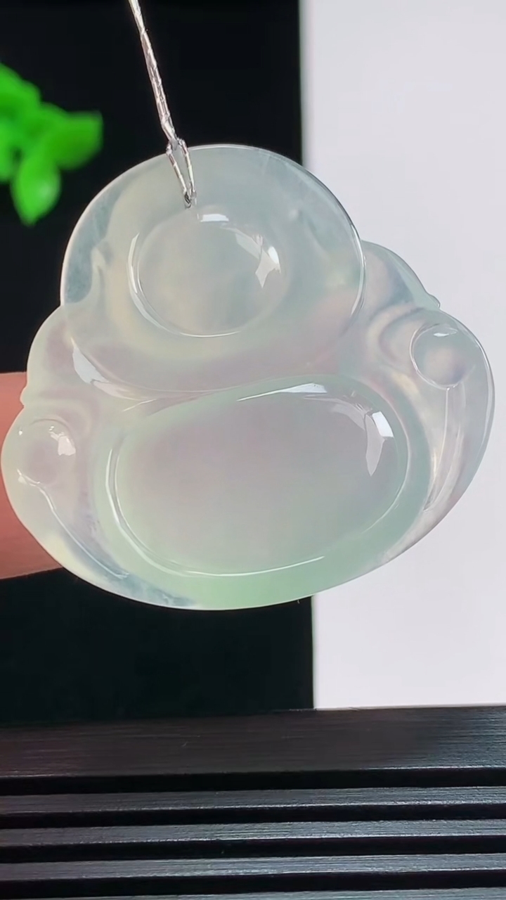 天然A货翡翠佛公吊坠，尺寸34-35.6-6.5 重量:12.30g
7月29日