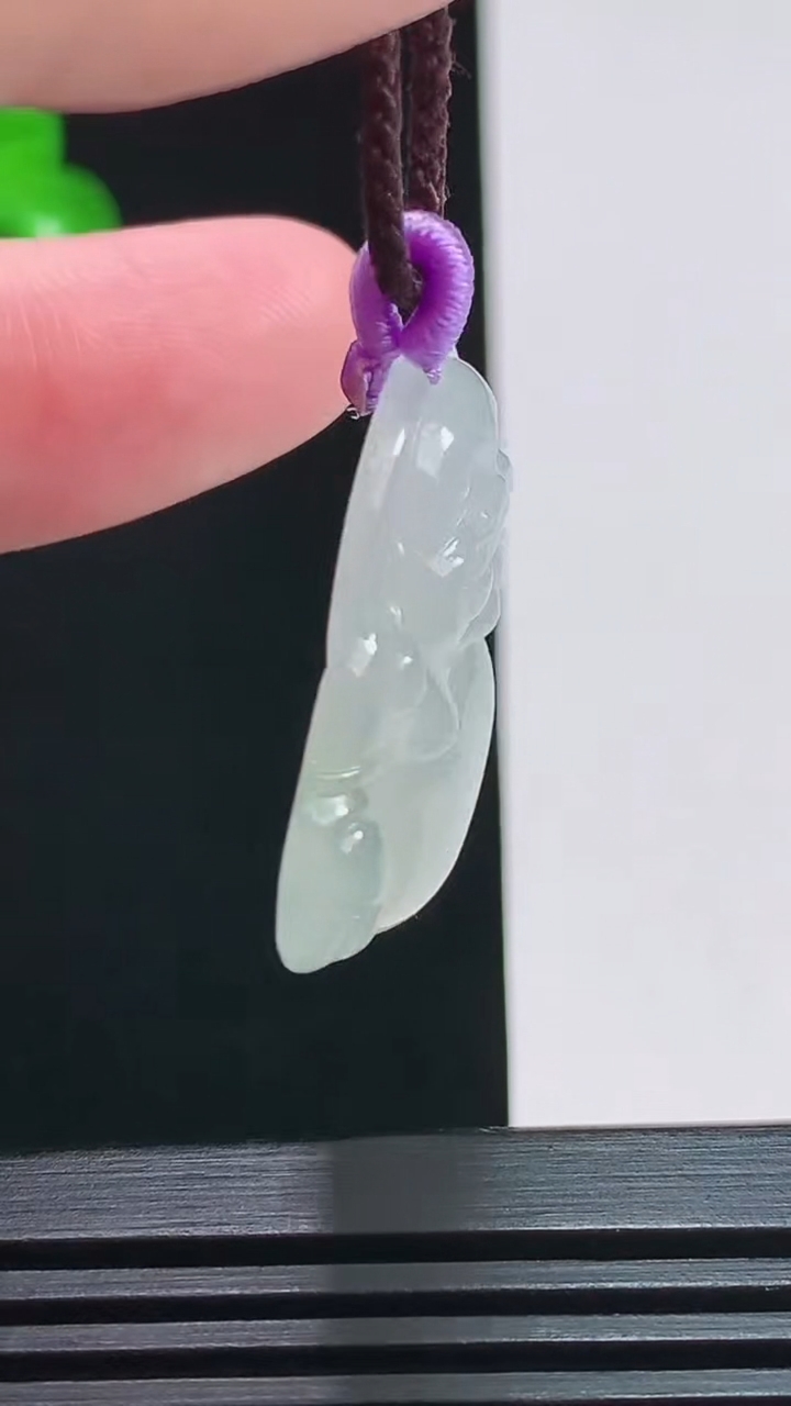 天然A货翡翠佛公吊坠，尺寸28-31.5-5.5 重量:7.92g
7月29日