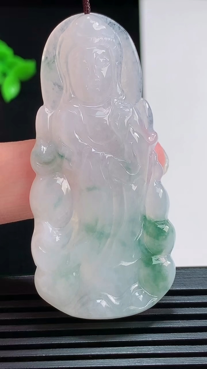天然A货翡翠飘花观音菩萨吊坠，尺寸56.5-27-4.6 重量:12.69g
7月29日