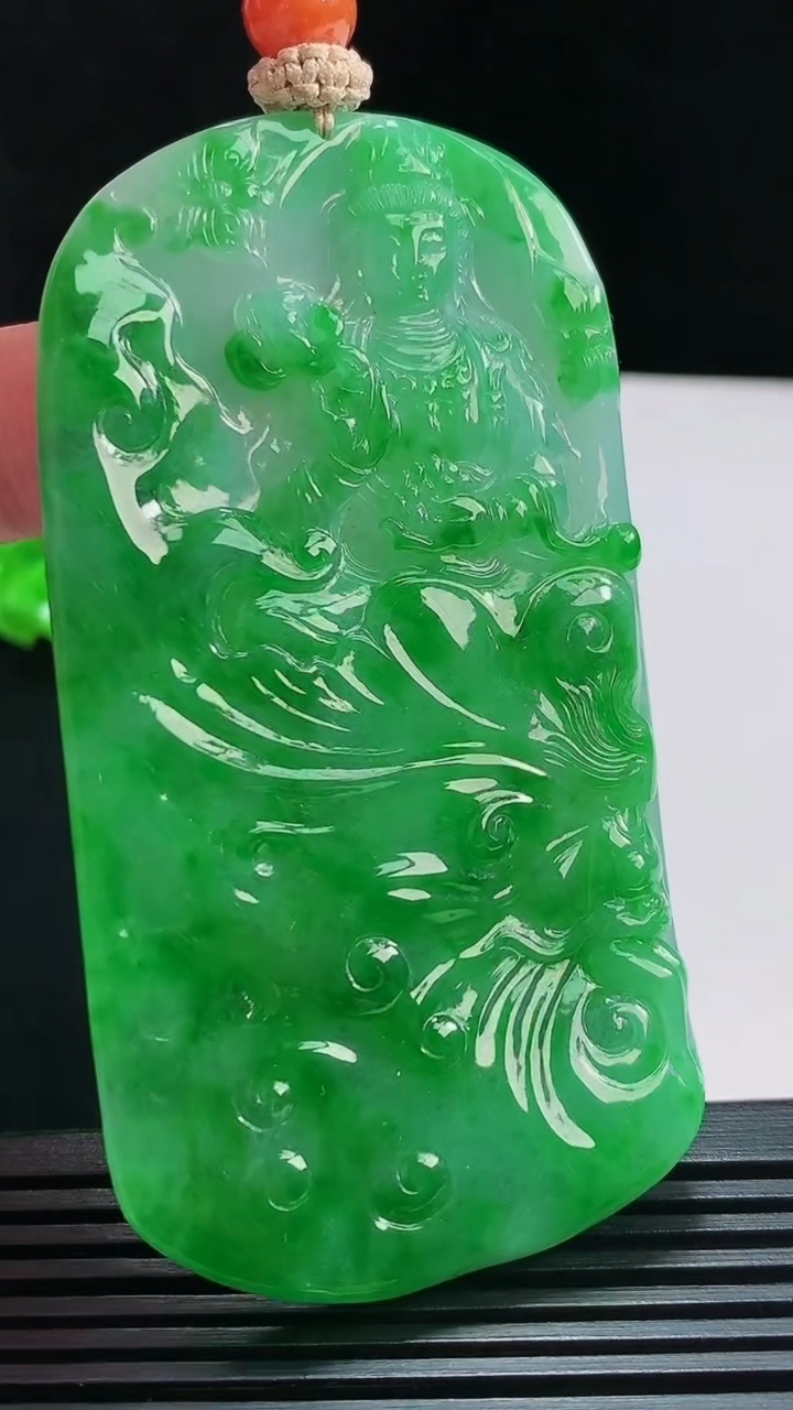 天然A货翡翠大势至菩萨吊坠，尺寸78-41-7 重量:57.99g
7月29日