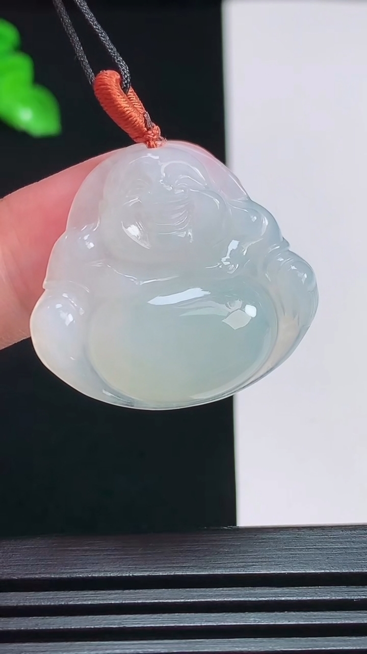天然A货翡翠佛公吊坠，尺寸26-29.5-5.5 重量:6.37g
7月29日