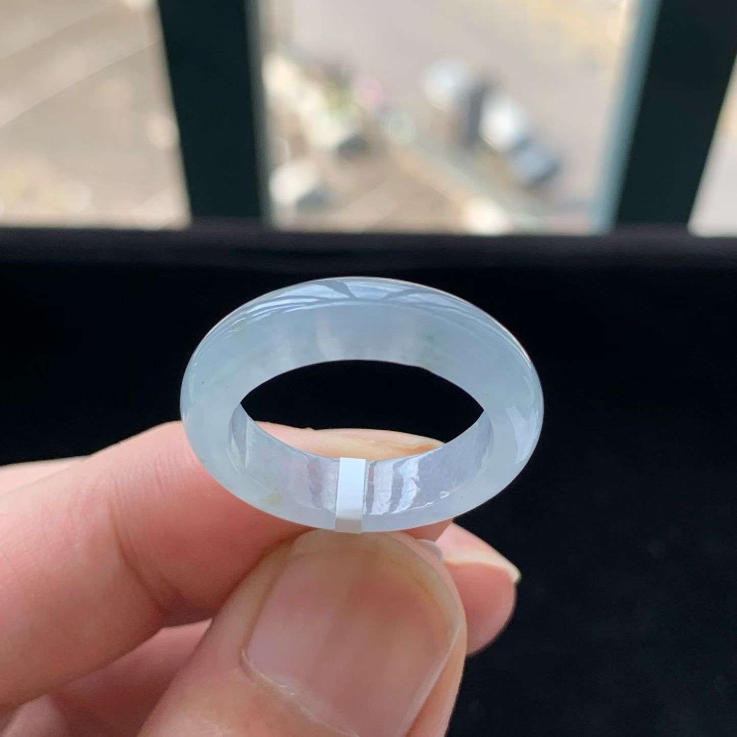 A货天然翡翠冰糯种紫罗兰戒指19号重量4.28g
7月30日