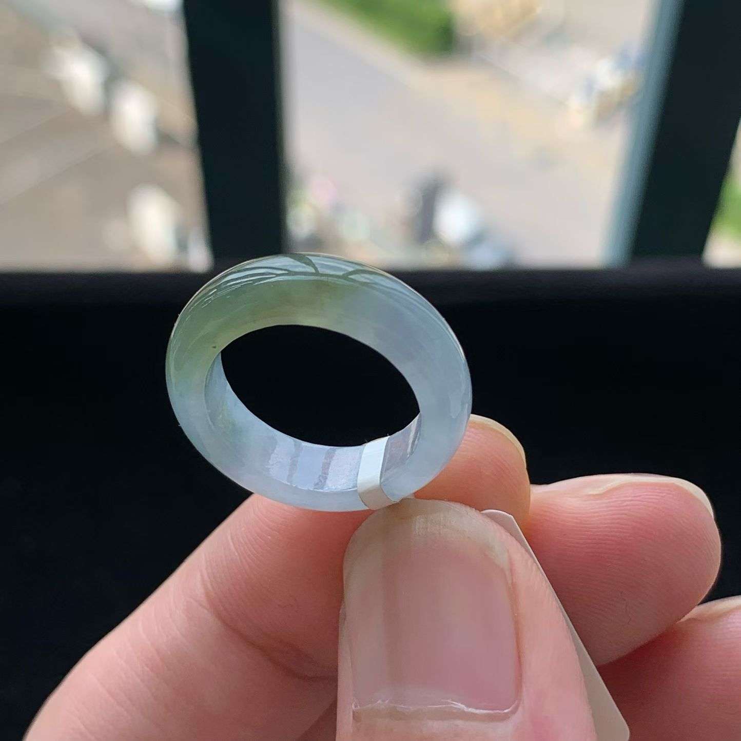 A货天然翡翠冰糯种半紫色黄翡戒指11号重量3.40g
7月30日