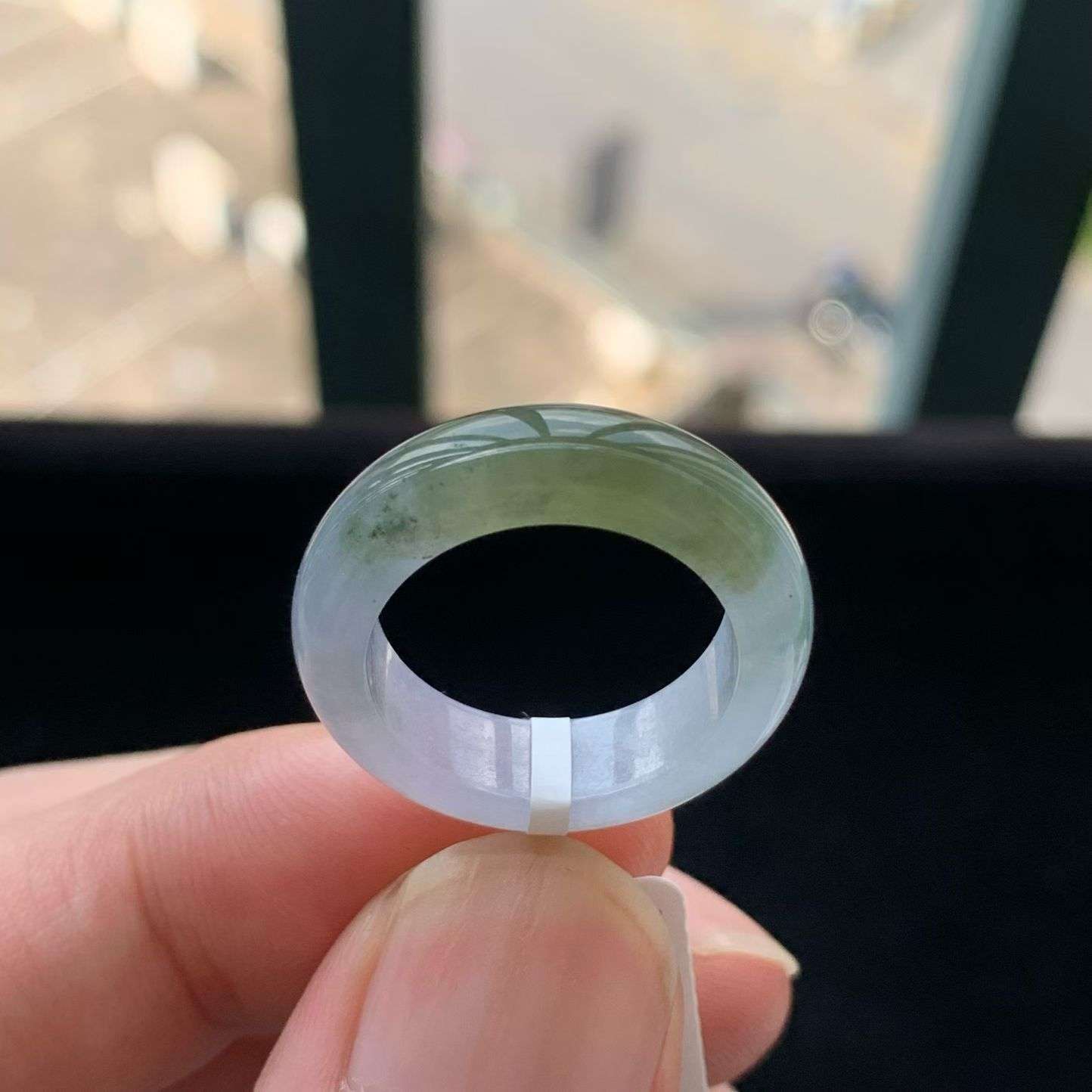 A货天然翡翠冰糯种紫半山水秋香戒指15号重量4.57g
7月30日