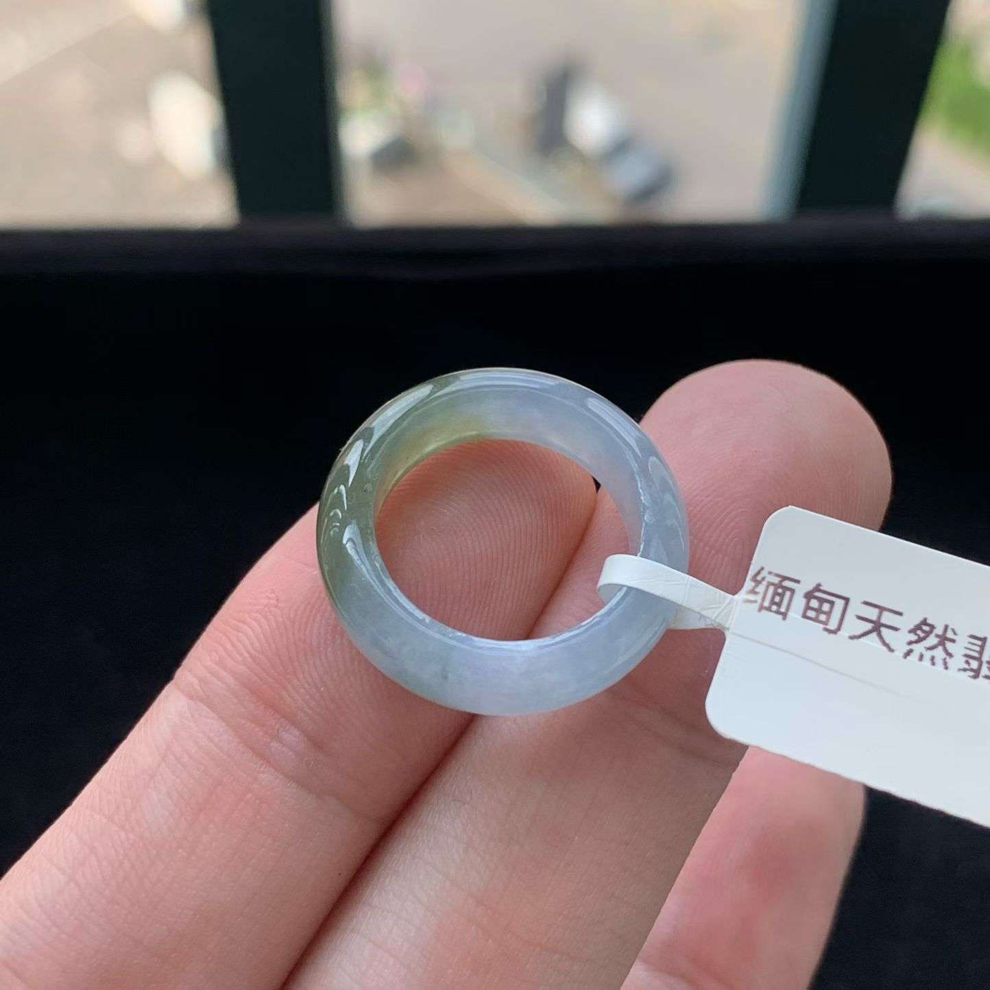 A货天然翡翠冰糯种半紫色黄翡戒指11号重量3.40g
7月30日