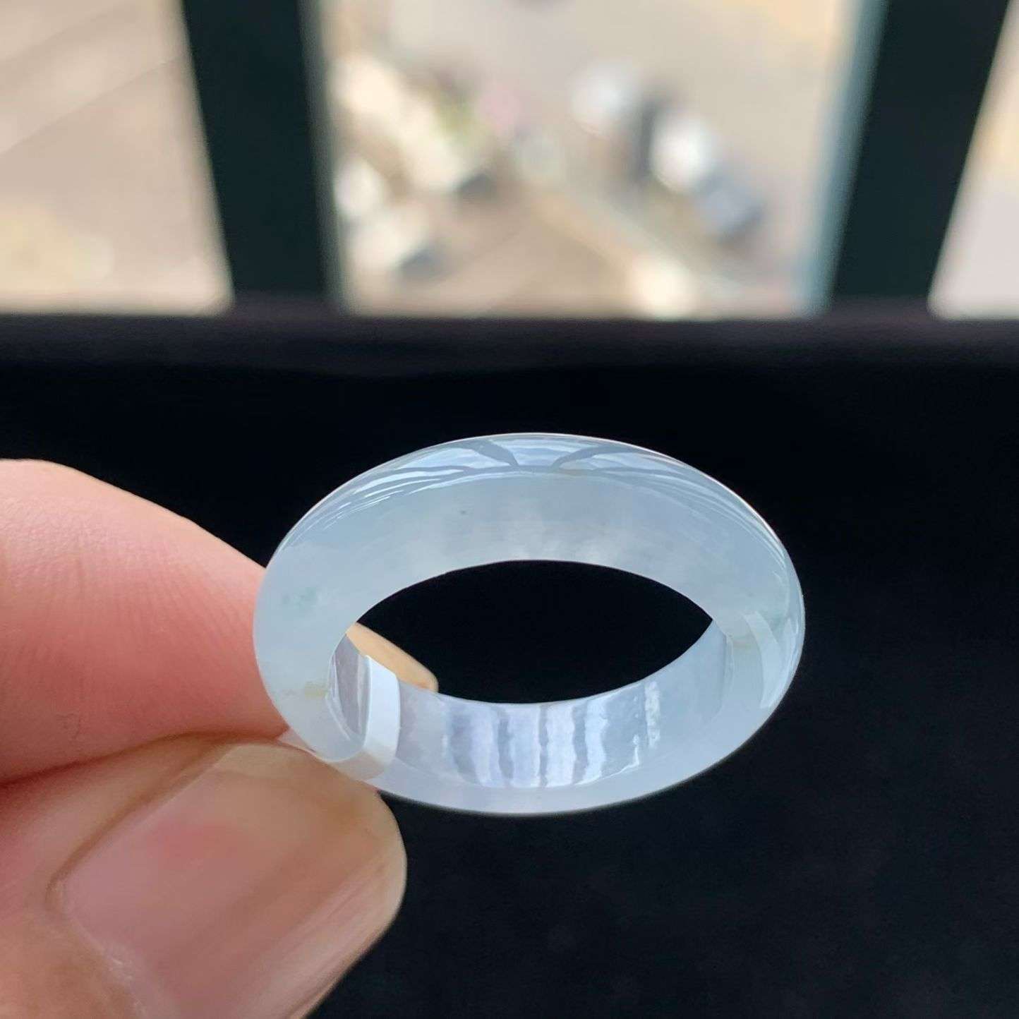 A货天然翡翠冰糯种紫罗兰戒指19号重量4.28g
7月30日