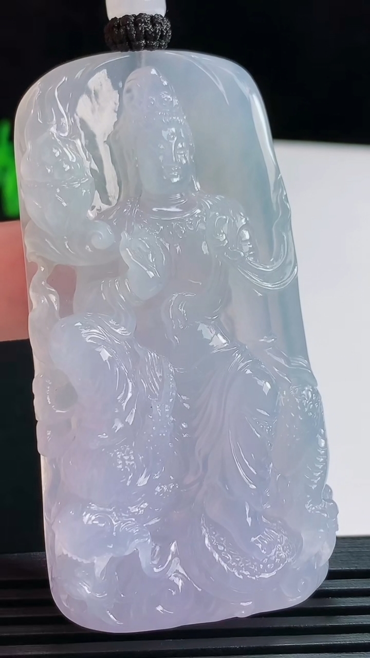 天然A货翡翠种紫罗兰 御龙大势至菩萨吊坠，尺寸69-35-9.5 重量:51.84g
7月31日