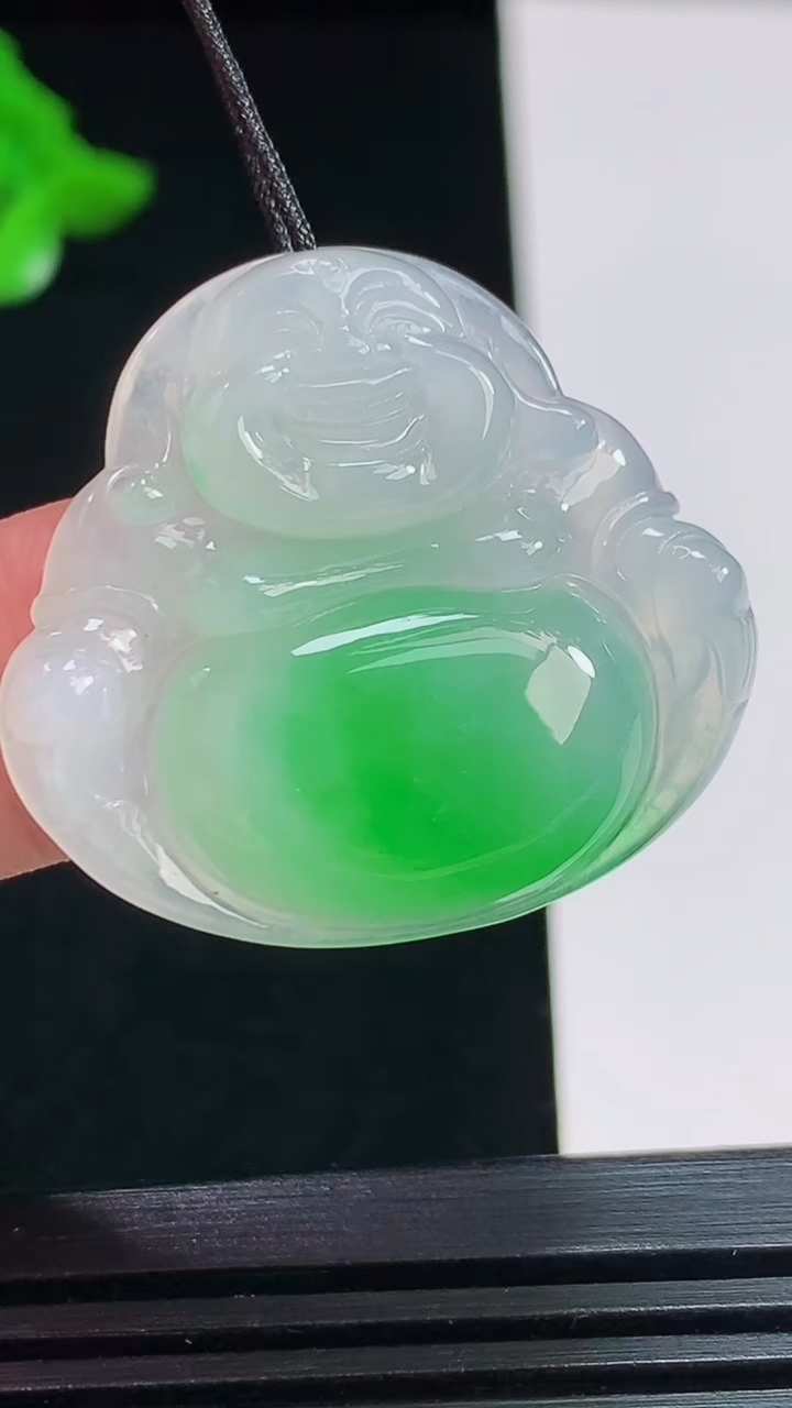 天然A货翡翠佛公吊坠，尺寸28-31-5.5 重量:7.80g
7月31日