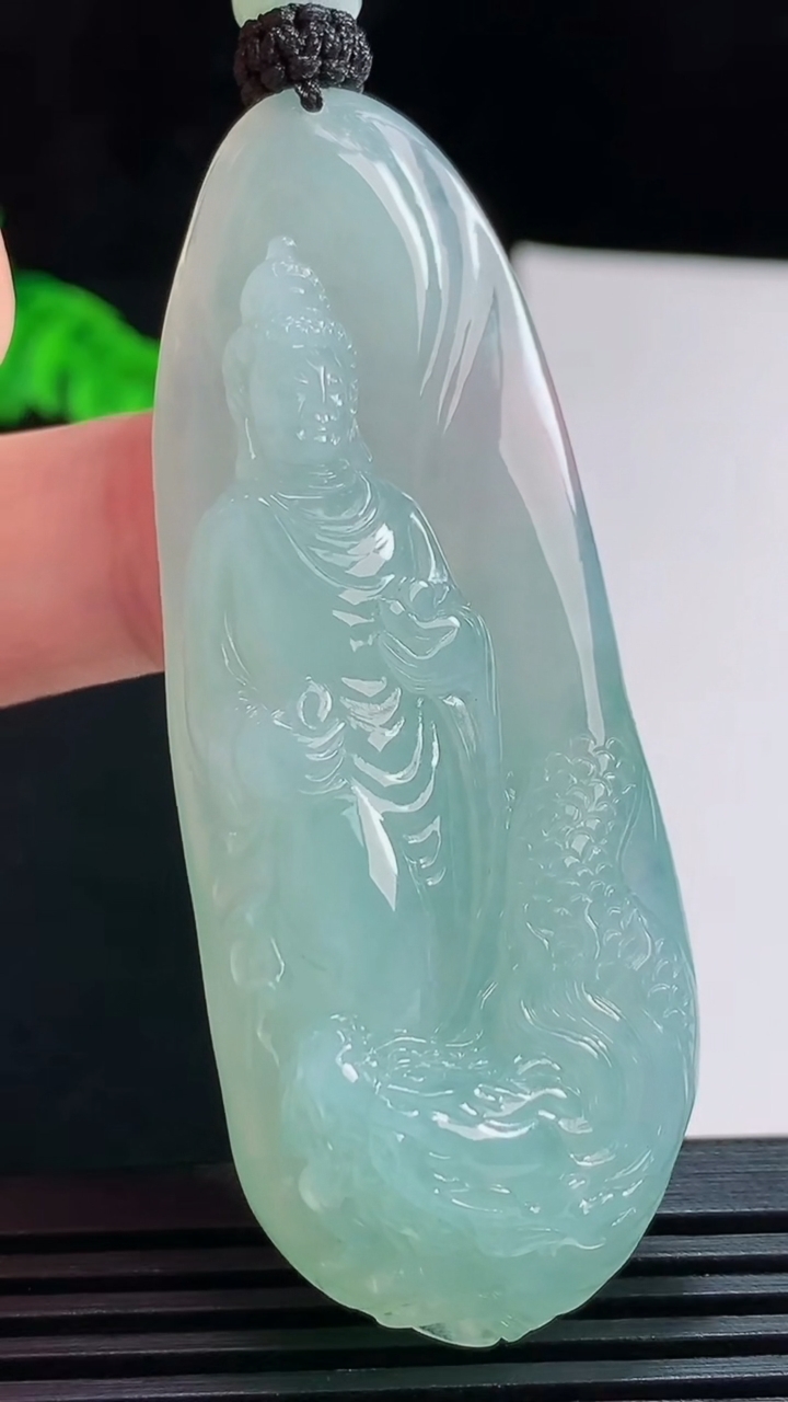 天然A货翡翠御龙观音吊坠，尺寸66.6-26-14 重量:38.71g
7月31日