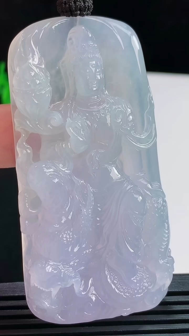 天然A货翡翠种紫罗兰 御龙大势至菩萨吊坠，尺寸69-35-9.5 重量:51.84g
7月31日