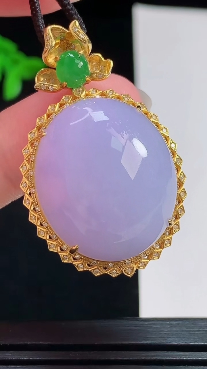天然A货翡翠18k金紫罗兰蛋面吊坠，尺寸40-25.5-15，裸石24.5-21 重量:14.33g