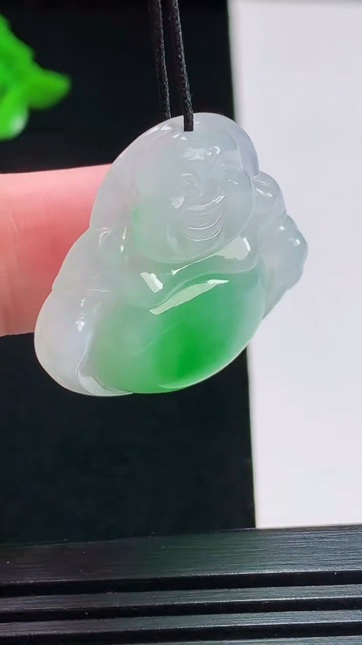 天然A货翡翠佛公吊坠，尺寸28-31-5.5 重量:7.80g
7月31日