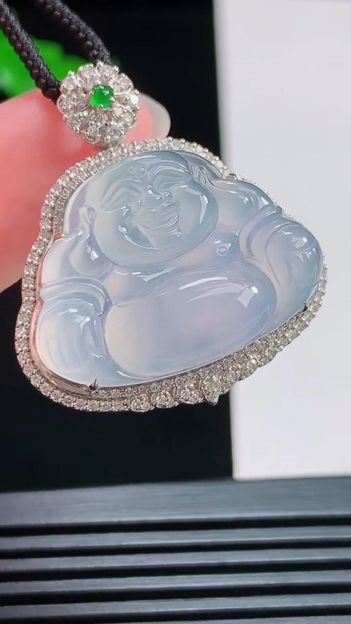 天然A货翡翠种紫罗兰佛公吊坠，尺寸31-28.5-10.5，裸石18-26 重量:5.93g
7月31日