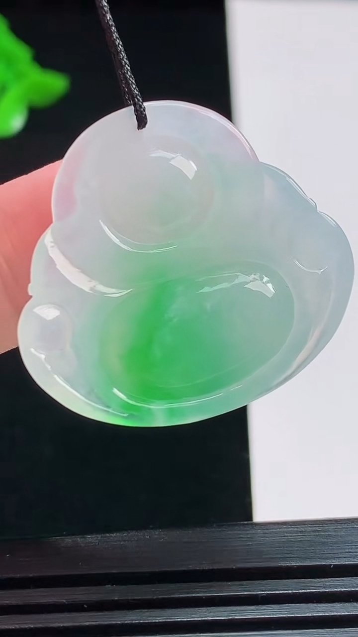 天然A货翡翠佛公吊坠，尺寸28-31-5.5 重量:7.80g
7月31日