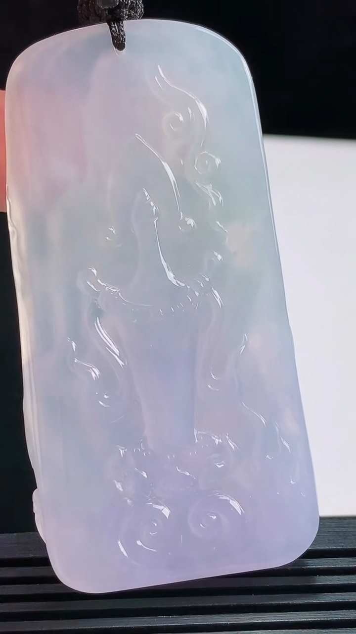 天然A货翡翠种紫罗兰 御龙大势至菩萨吊坠，尺寸69-35-9.5 重量:51.84g
7月31日