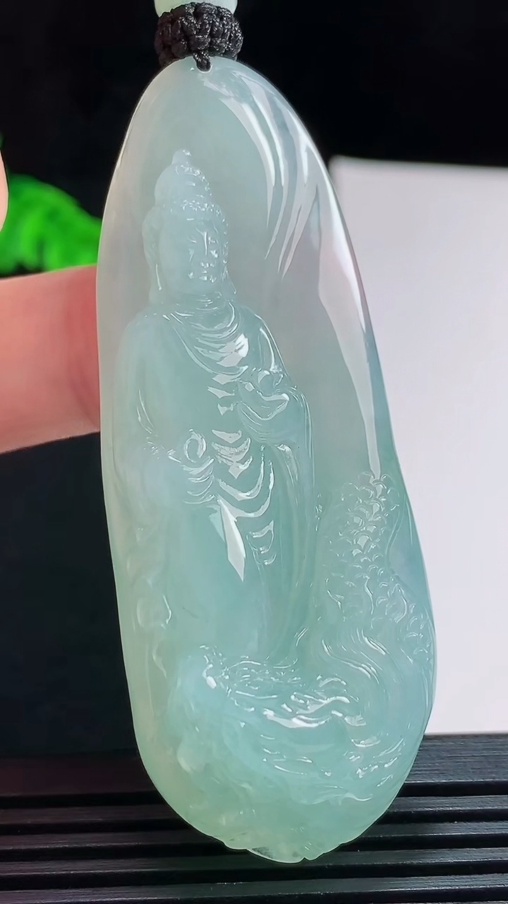 天然A货翡翠御龙观音吊坠，尺寸66.6-26-14 重量:38.71g
7月31日