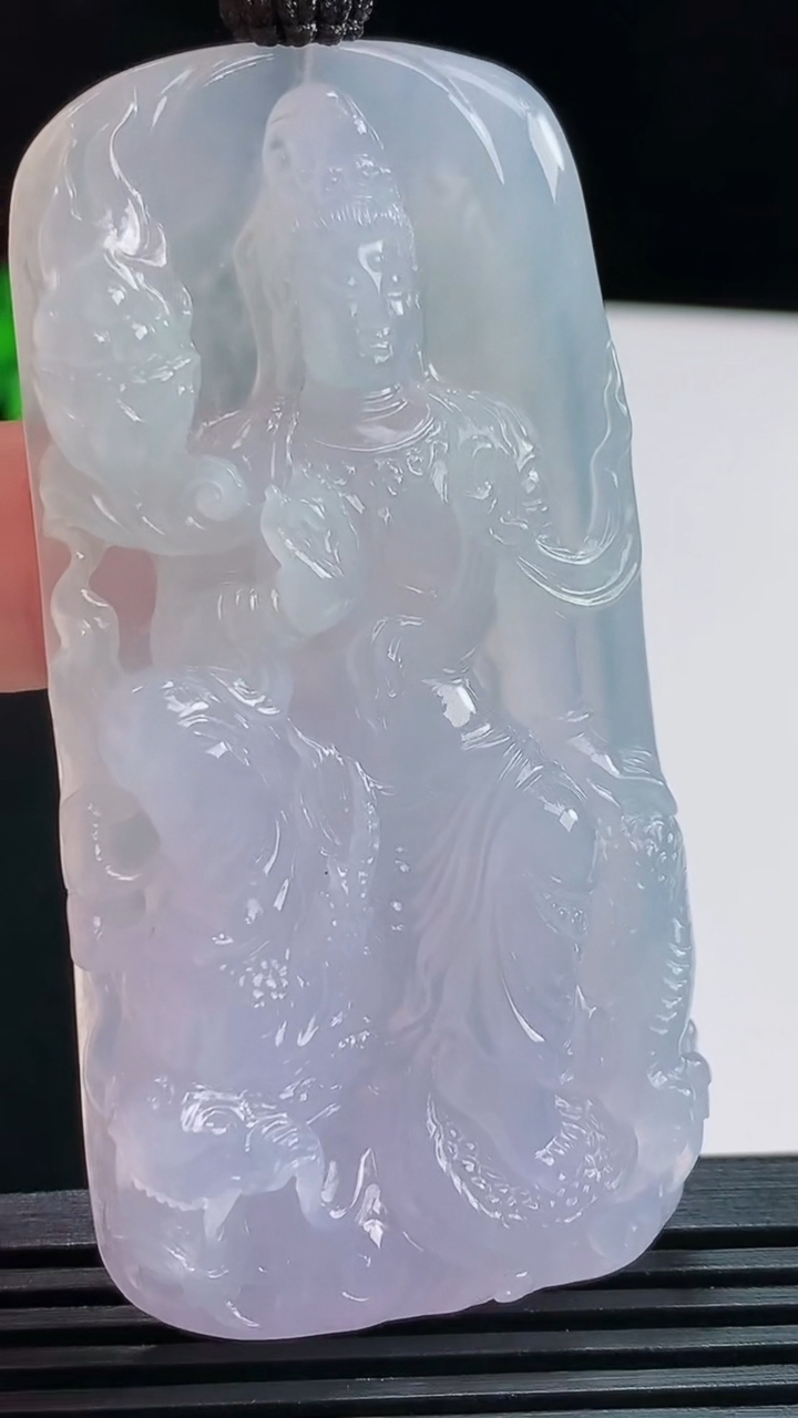 天然A货翡翠种紫罗兰 御龙大势至菩萨吊坠，尺寸69-35-9.5 重量:51.84g
7月31日