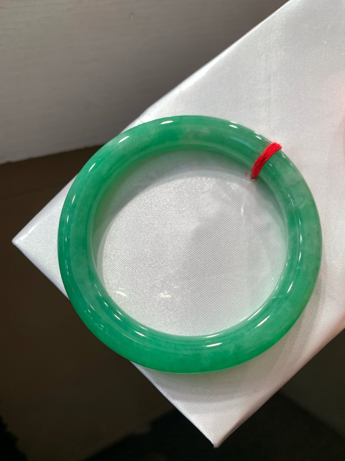 尺寸52.6/9.6，满色圆条手镯
水润细腻  有种有色
TG-1404-1200