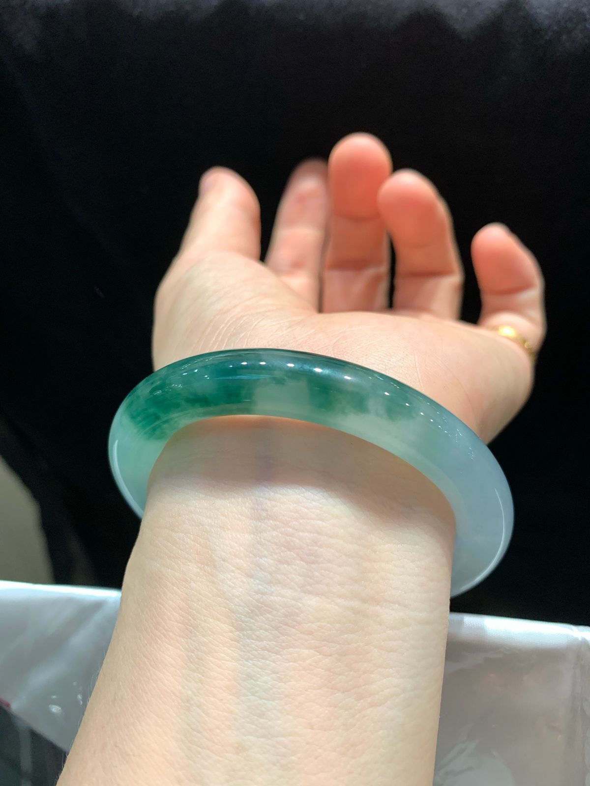 尺寸53.1/9.7，冰飘花圆条手镯
冰透水润 清新甜美