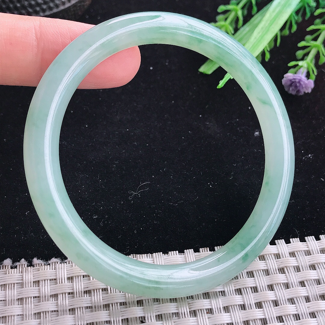 实拍A货翡翠55/7.6/8老坑冰胶冰晴飘花圆条手镯平安镯美人镯