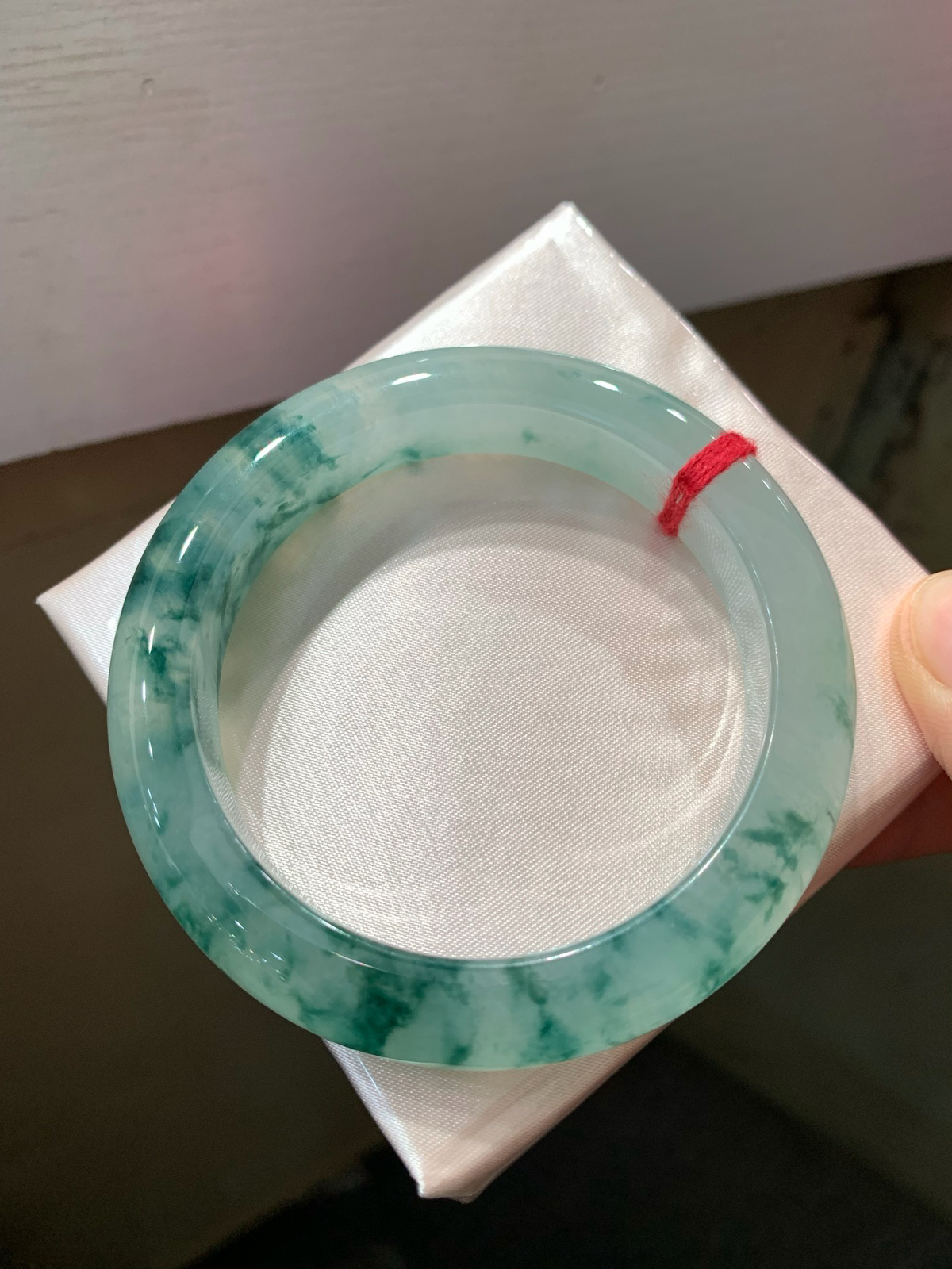 尺寸56.9/12.6/8.8，冰种飘花手镯
种好水足