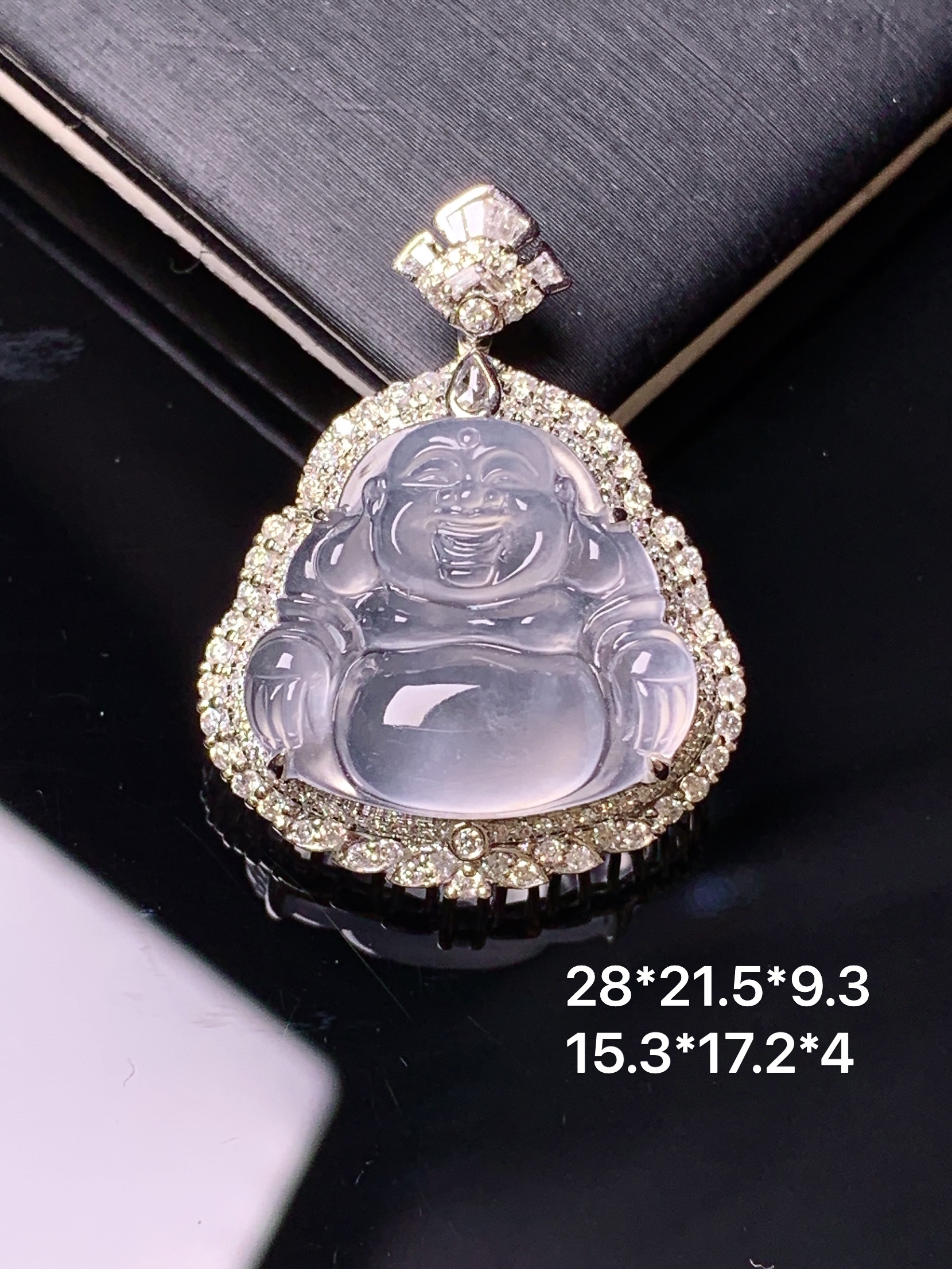 18k金钻镶嵌冰种佛公吊坠 玉质细腻 色泽艳丽清新 整体尺寸28*21.5*9.5 m3
