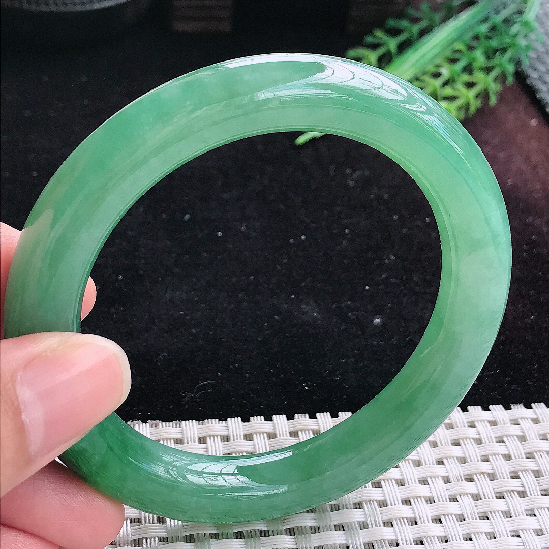 实拍A货翡翠57/10.5老坑冰胶满绿阳绿圆条手镯平安镯翡翠玉镯美人镯