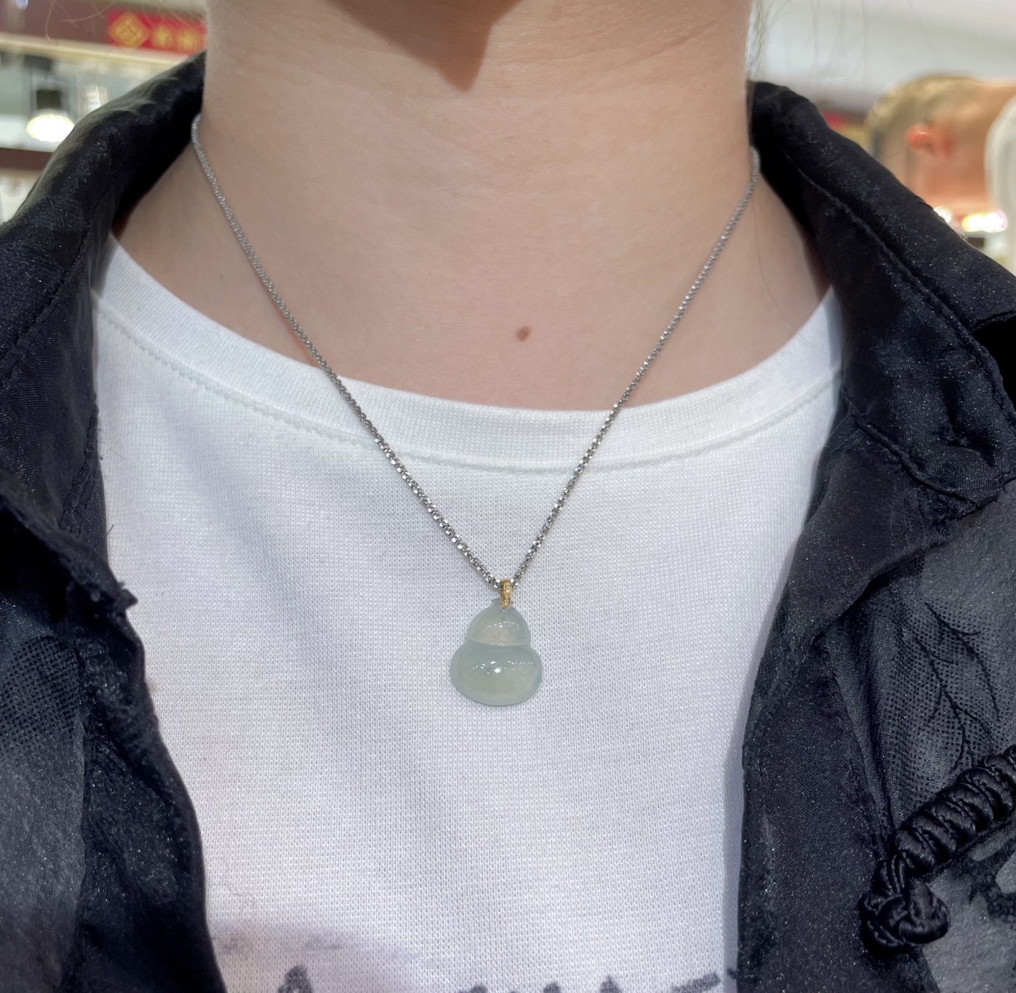 ️  ️ 翡翠葫芦吊坠，起荧光，种水好好裸石很饱满，专挑好品相，18k镶嵌，17.6-15.2