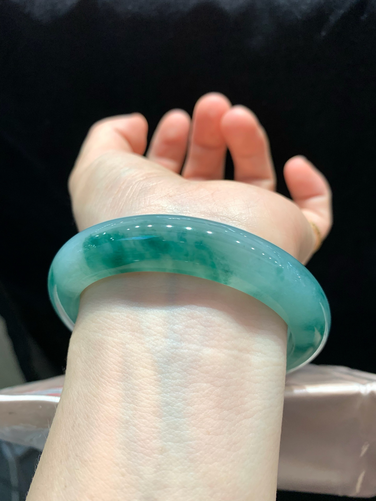 尺寸57.6/12.6/9.6，冰飘花手镯 
种好水润