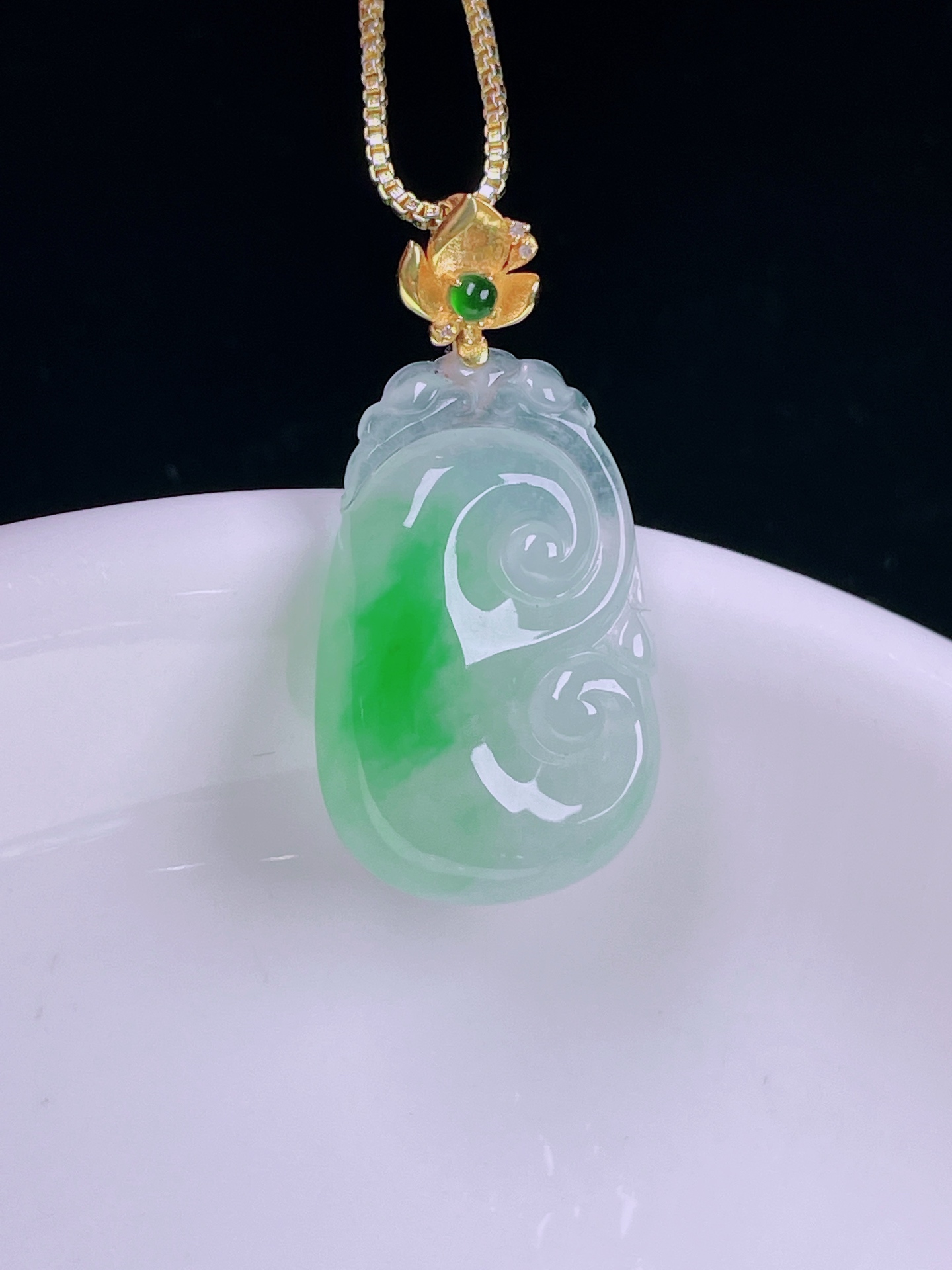 ️冰绿如意，老种起光，细底通透，尺寸：28裸石21.8/13.8/4.5mm0630