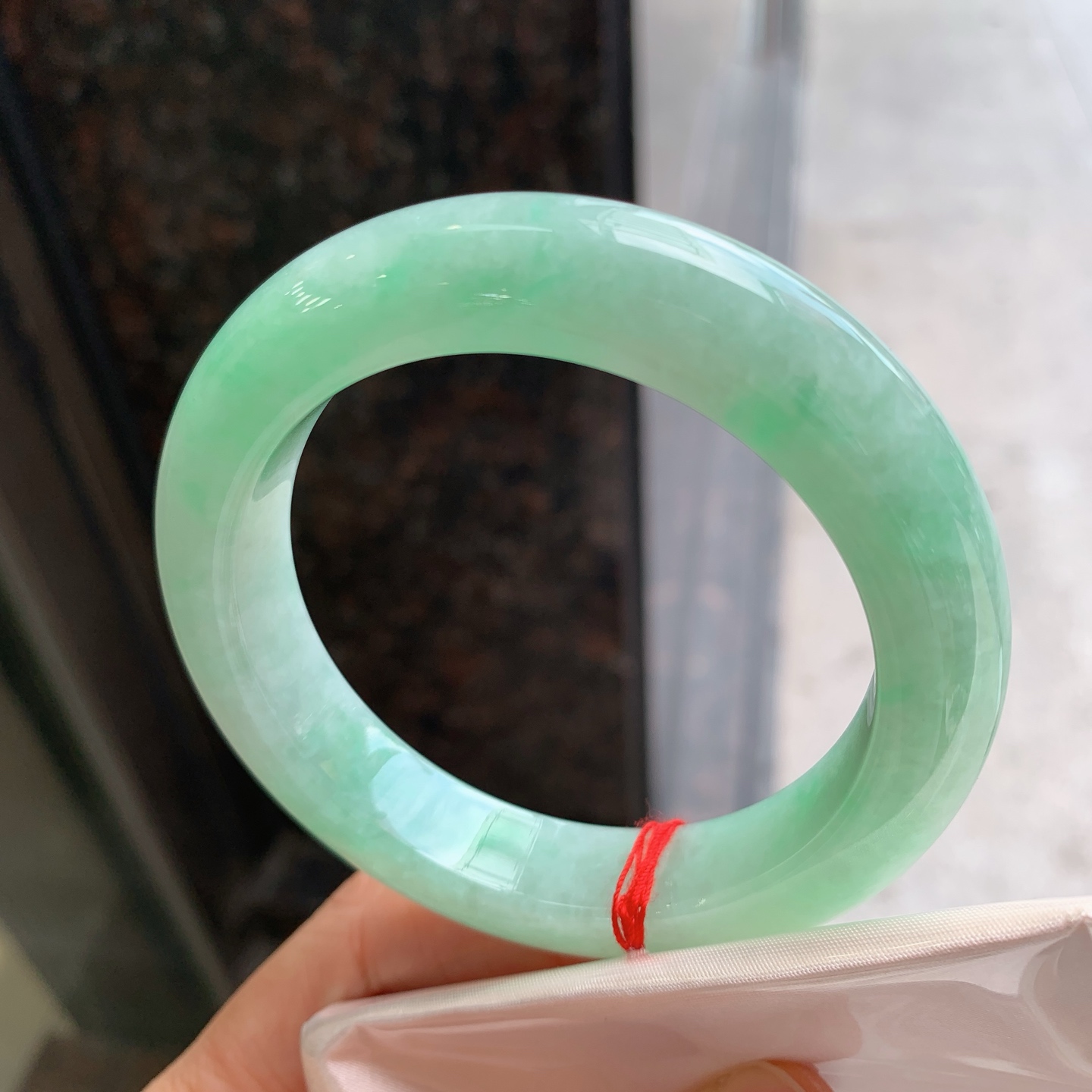 正圈飘绿 无裂 尺寸：55/12.4/10 版型好