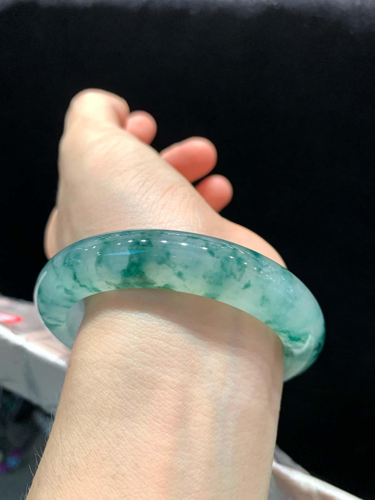 尺寸56.9/12.6/8.8，冰种飘花手镯
种好水足 
TG-1446-1800